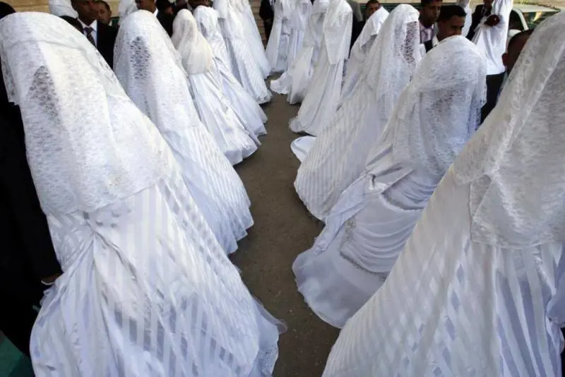 "In sposa a 6 anni". Bufera in Turchia sul caso della sposa bambina