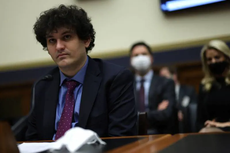 Dai miliardi al carcere: la parabola spericolata del re delle criptovalute