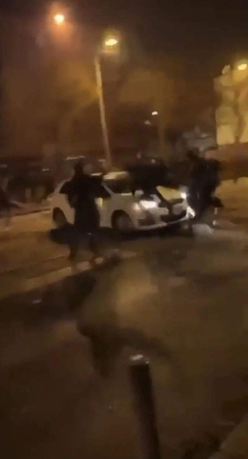 Tensioni in Francia dopo la partita col Marocco, scontri e risse: un morto