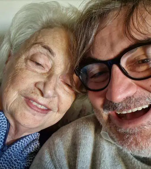 “So che ci sarai sempre”. Lo struggente post di Pardo per la scomparsa della madre