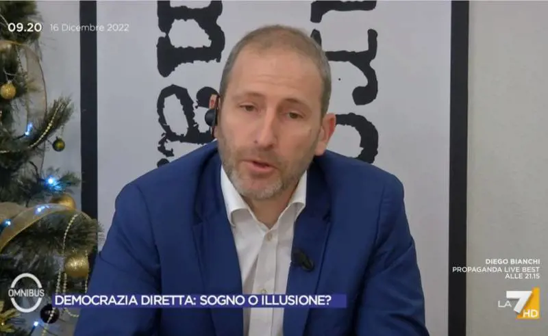 "Si è trasformato in un ragno". La bordata di Casaleggio su Conte