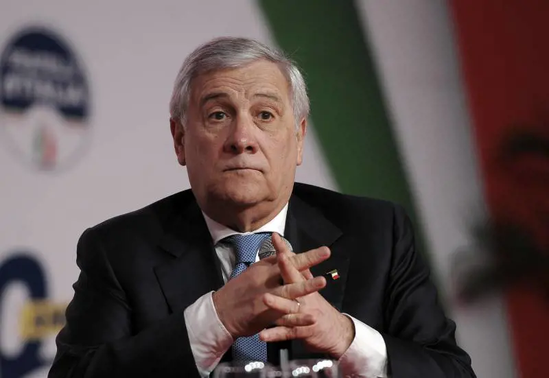 "Avanti con il dialogo Conservatori-Popolari La riunificazione? Disegno per il futuro"