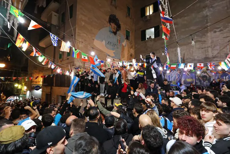 Napoletani in festa per l’Argentina