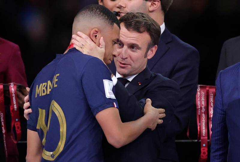 Macron consola Mbappé