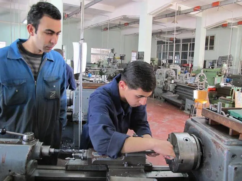 Riformiamo l’istruzione professionale per combattere la disoccupazione giovanile