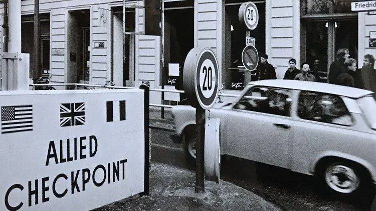 Una cortina... di spie. La Guerra fredda è un tunnel dal quale non siamo mai usciti