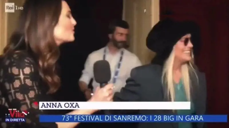 "Non era lì per quello". Ecco perché Anna Oxa ha snobbato la moglie di Amadeus