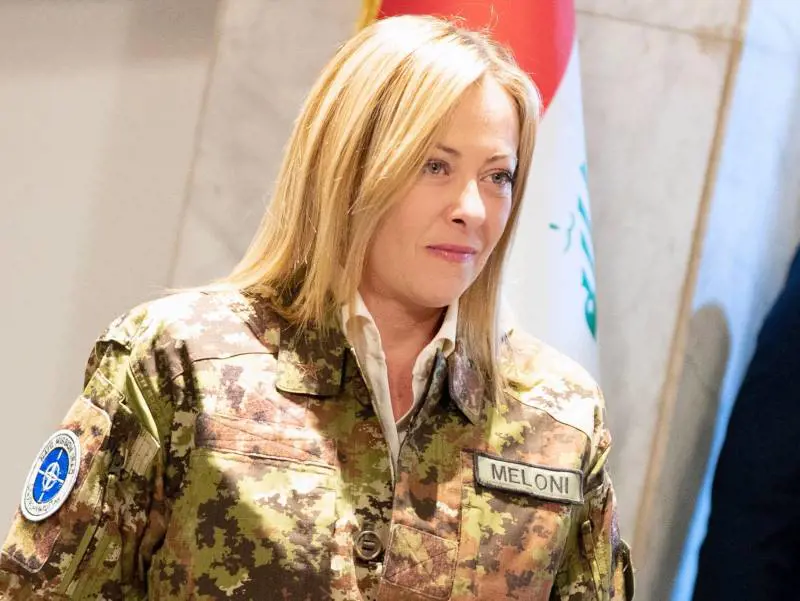 "L'Iraq è un Paese amico". La Meloni porta il saluto dell'Italia ai soldati all'estero