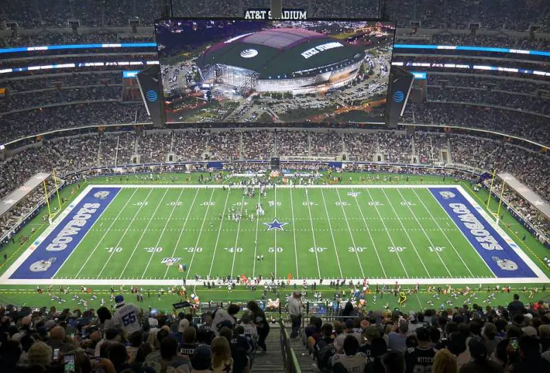 La Nfl sbarca su YouTube, due miliardi da Google: e il calcio?