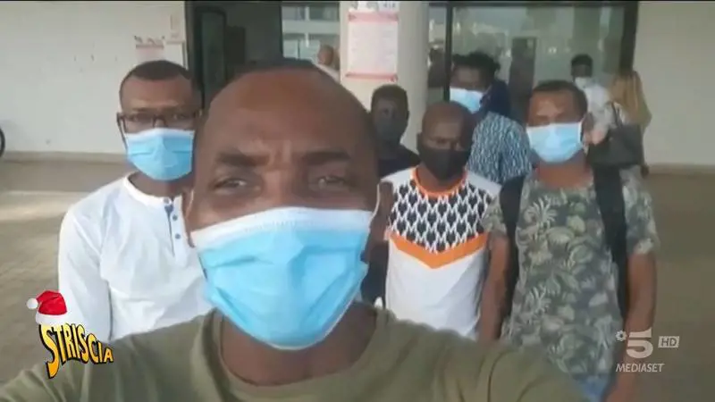 "Non sapevo nulla degli affari". Ma spunta il video che incastra Soumahoro
