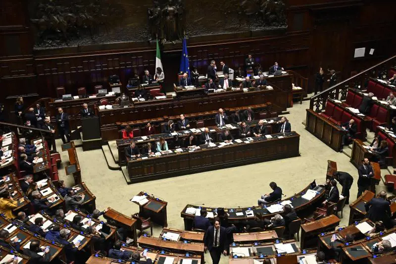 Manovra, la Camera approva con 197 voti favorevoli. Giorgetti: "L'importante è atterrare"