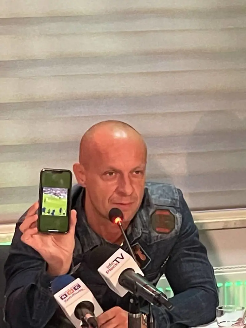 "Francesi poco seri…". L'affondo dell’arbitro: la prova sul telefonino