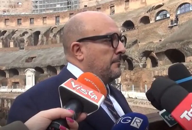 Vertice a Ferragosto fra Sangiuliano e i dirigenti. Le visite a musei e monumenti crescono ancora