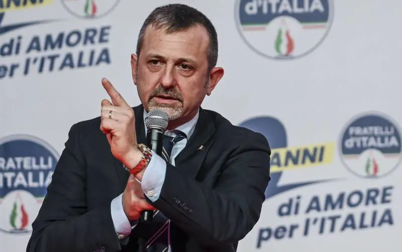 "Resto al mio posto". Delmastro smonta le accuse della sinistra