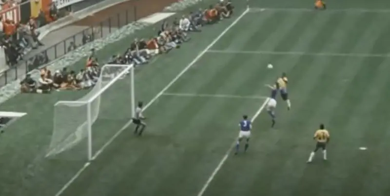 Dal Santos alla Nazionale: ecco i 5 gol più belli di Pelé