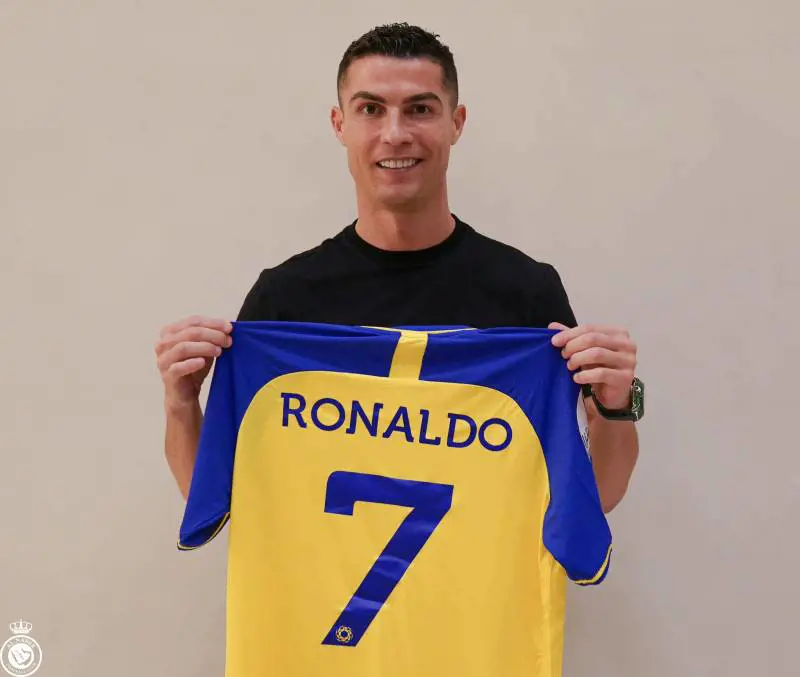 Cristiano Ronaldo va all'Al Nassr: ecco quanto guadagnerà