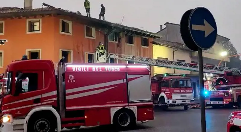 A fuoco una comunità per minori: un morto e due feriti