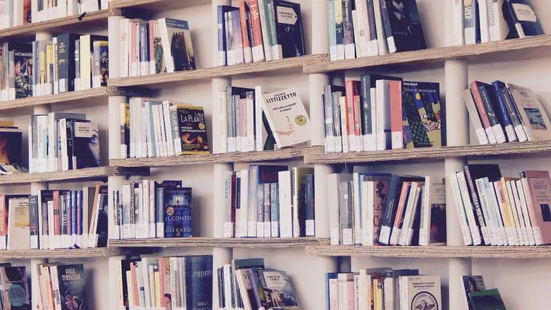 Se il "Guardian" elimina i libri...