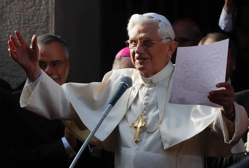 "Restate saldi nella fede": il testamento spirituale di Ratzinger