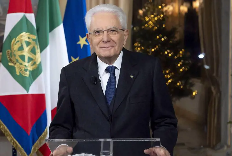 Mattarella promuove il nuovo corso politico. "Il premier donna è una grande novità. E adesso governate"