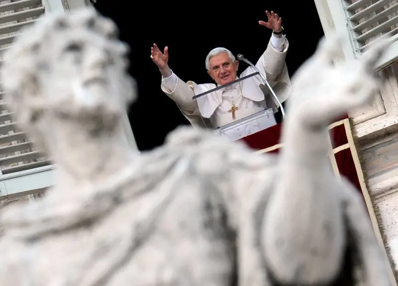 Hanno chiamato i figli con i nomi del Pontefice. Ora da Acerra a San Pietro per l'ultimo saluto