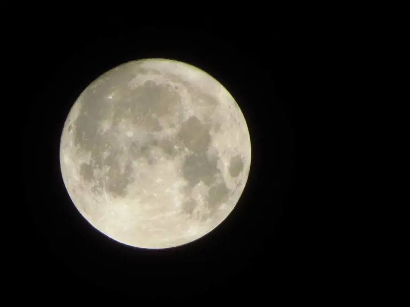Una superluna del novembre 2016, vista dalla Florida. Foto di Tiziano Bernard.