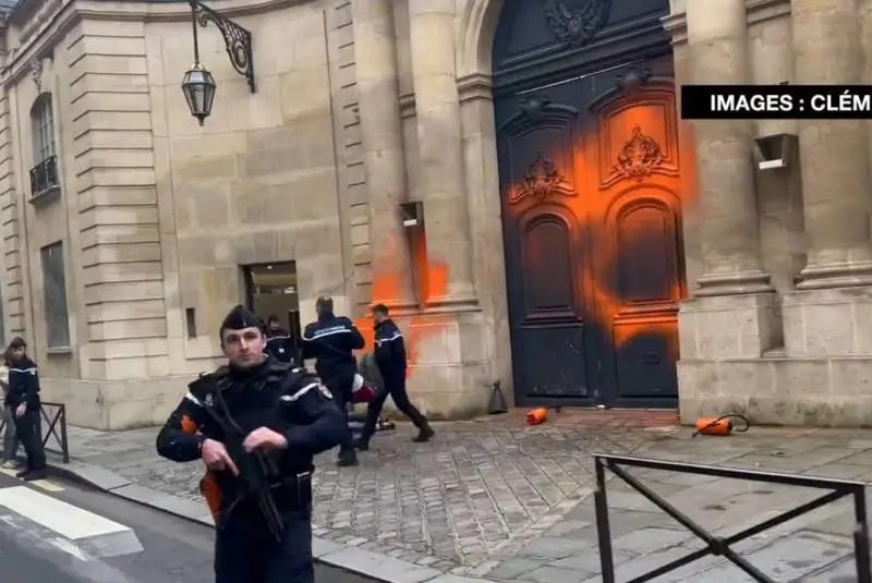Un altro simbolo della democrazia nel mirino degli ambientalisti