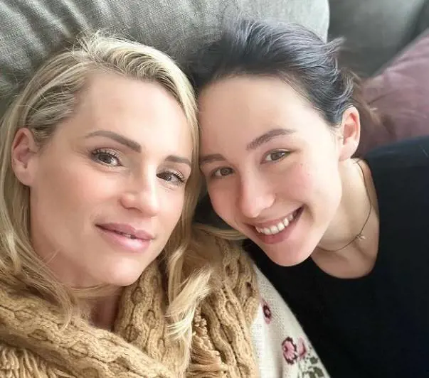 "Bisogna avere pazienza...". Le parole sibilline della Hunziker sull'amore