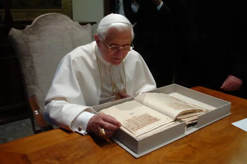 Una finanza al servizio dell'uomo: la lezione di Benedetto XVI