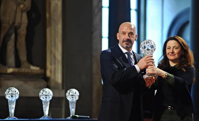 "Porta l'amato pallone con te". Il saluto dei compagni al "capitano" Vialli