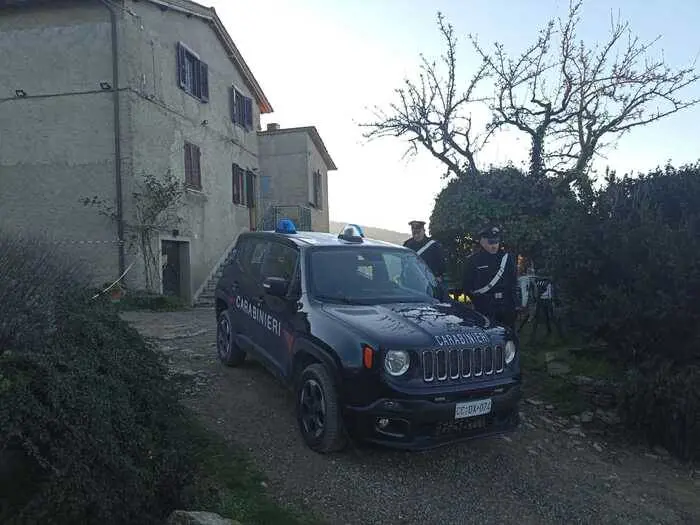 I carabinieri sul luogo della tragedia