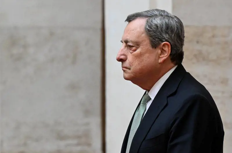 Qualcuno convochi Draghi, kompagni puniti e Papa Francesco: quindi, oggi...
