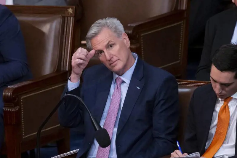 McCarthy è il nuovo speaker della Camera Usa. Mediazione cruciale di Trump, partito nel caos
