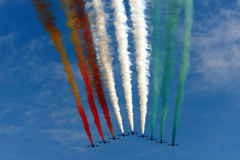 Ecco perché due aerei militari hanno sorvolato Milano: pronto lo show delle Frecce Tricolori