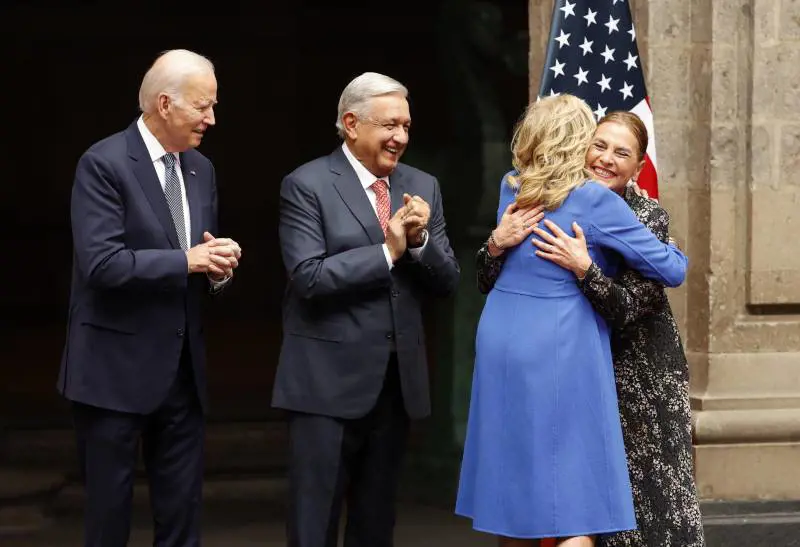 Protezionismo e lotta all'immigrazione illegale: così Biden imita Trump