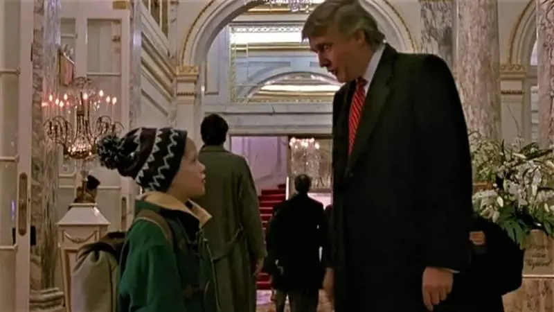 Mamma ho riperso l'aereo e il cameo di Donald Trump