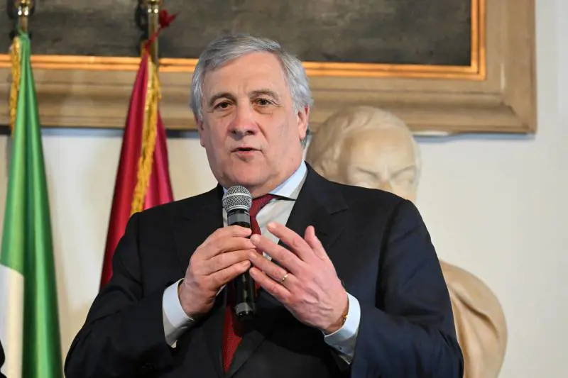 Italia sotto attacco: gli sbarchi continuano. Tajani sferza l'Europa