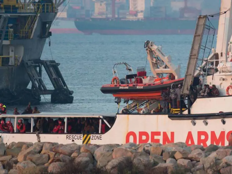 L'altra verità sul caso Open Arms: "Smentite le Ong"