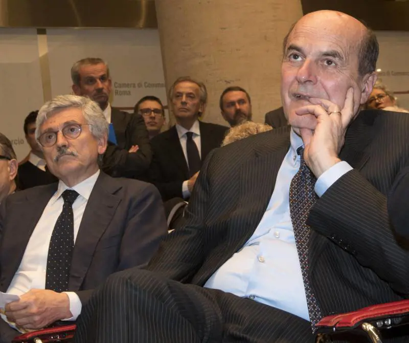 Voleva rottamare il Pd. Ma pure la Schlein "benedice" la ditta