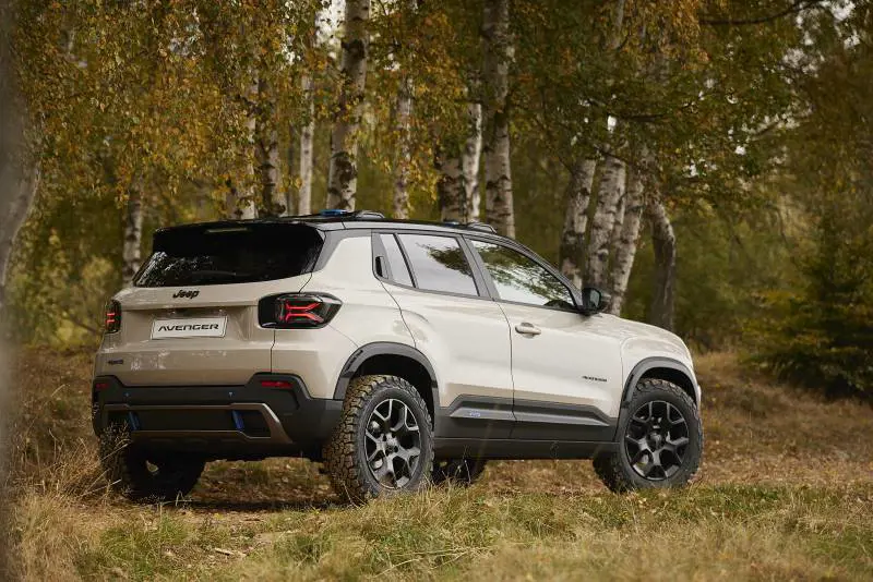 Jeep Avenger, la versione 4x4 in arrivo nel 2024