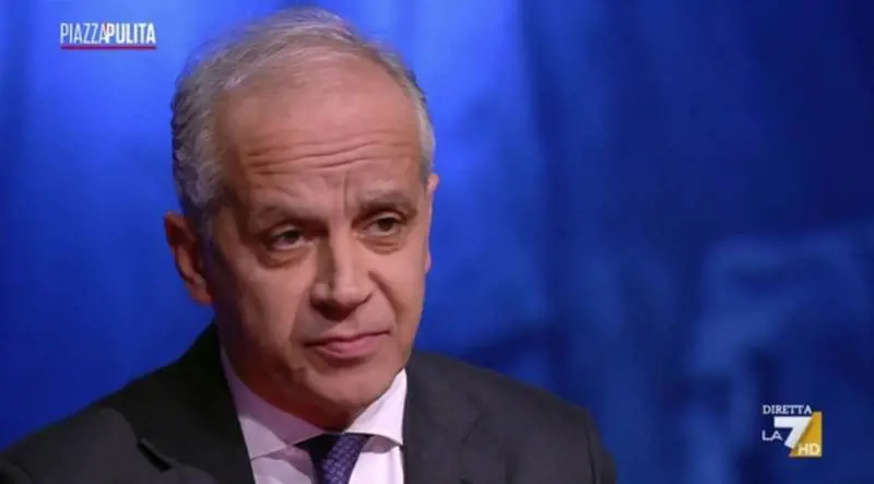 "La mafia oggi è meno eclatante ma più pervasiva". L'allerta di Piantedosi