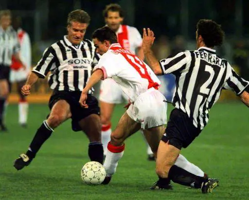 "Il suo cuore pompa sangue al 30%": il dramma dell'ex campione olandese Overmars