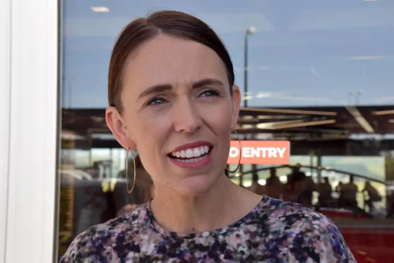 Jacinda lascia: "Sono stanca. E umana"