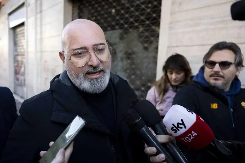 Bonaccini va a Mirafiori. Ma finisce contestato pure dai sindacati