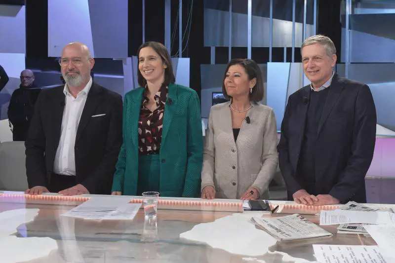 "Oggi non hanno niente da dire". Così Boschi smaschera il Pd