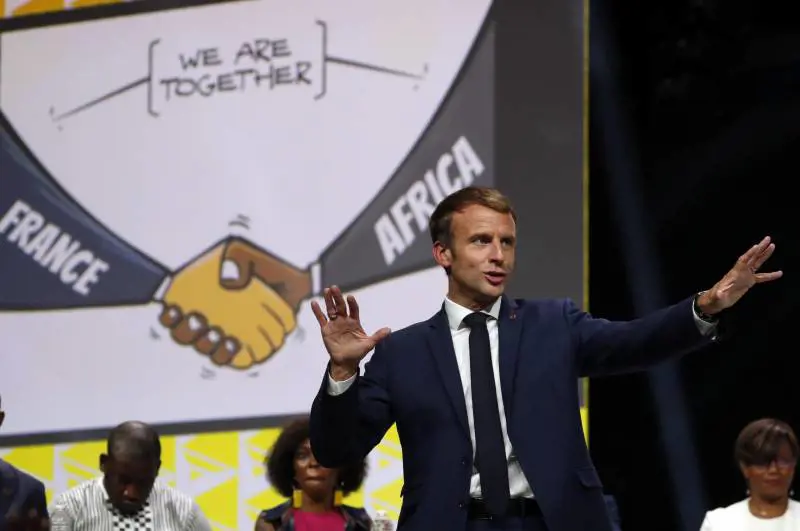 Legion d'onore a Bezos. La "gauche" attacca Macron