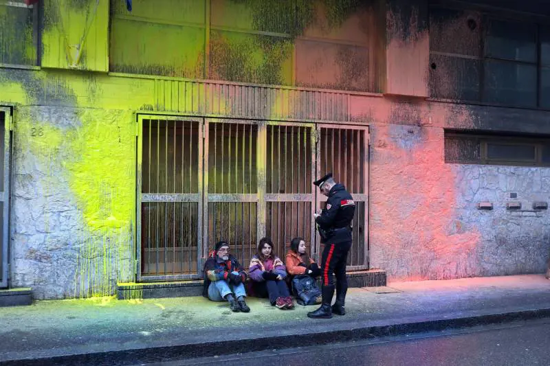 Gli eco-vandali continueranno a imbrattare: "Pronti anche al carcere"