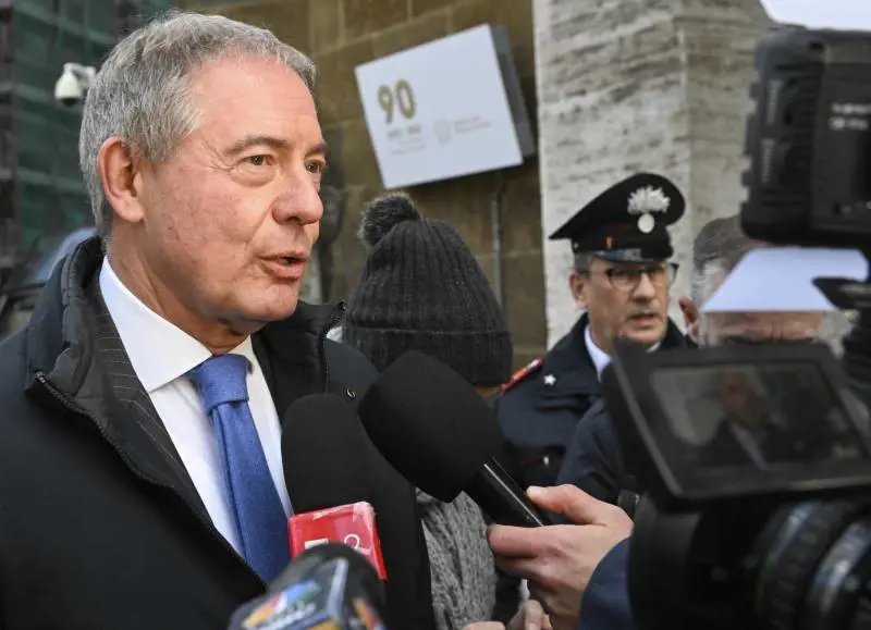 Auto, Urso valuta altri sostegni alla produzione made in Italy
