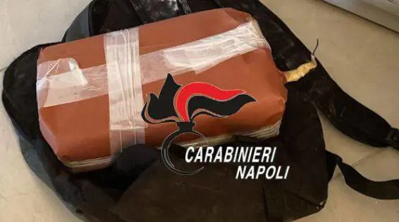 Ordigno collegato a 5 bombole del gas