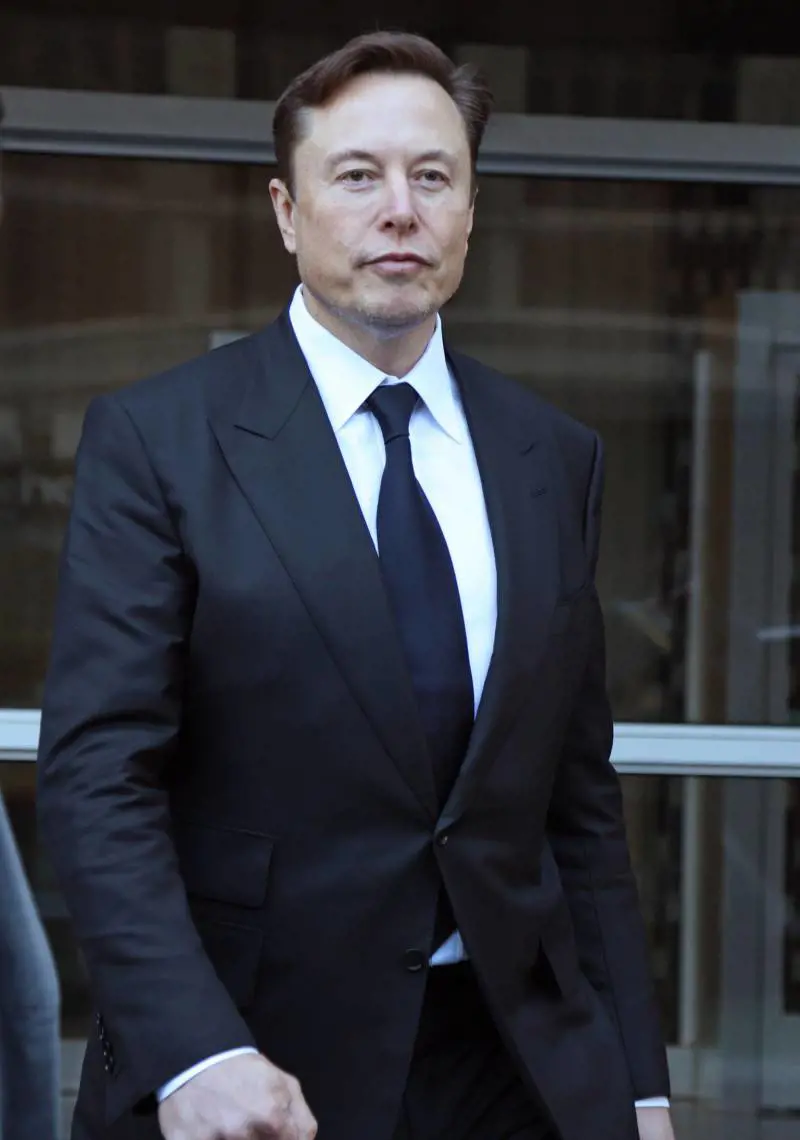 Chip sull'uomo Musk ci riprova. Accordi privati con le cliniche
